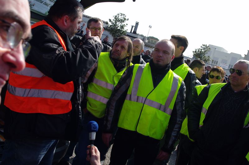 APPEL à manifestation des 2RM le 13 mars 2010 a Toulouse - Page 2 Imgp3197